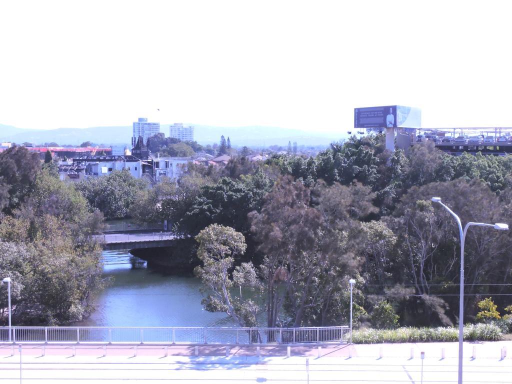Broadbeach Travel Inn Apartments Gold Coast Dış mekan fotoğraf