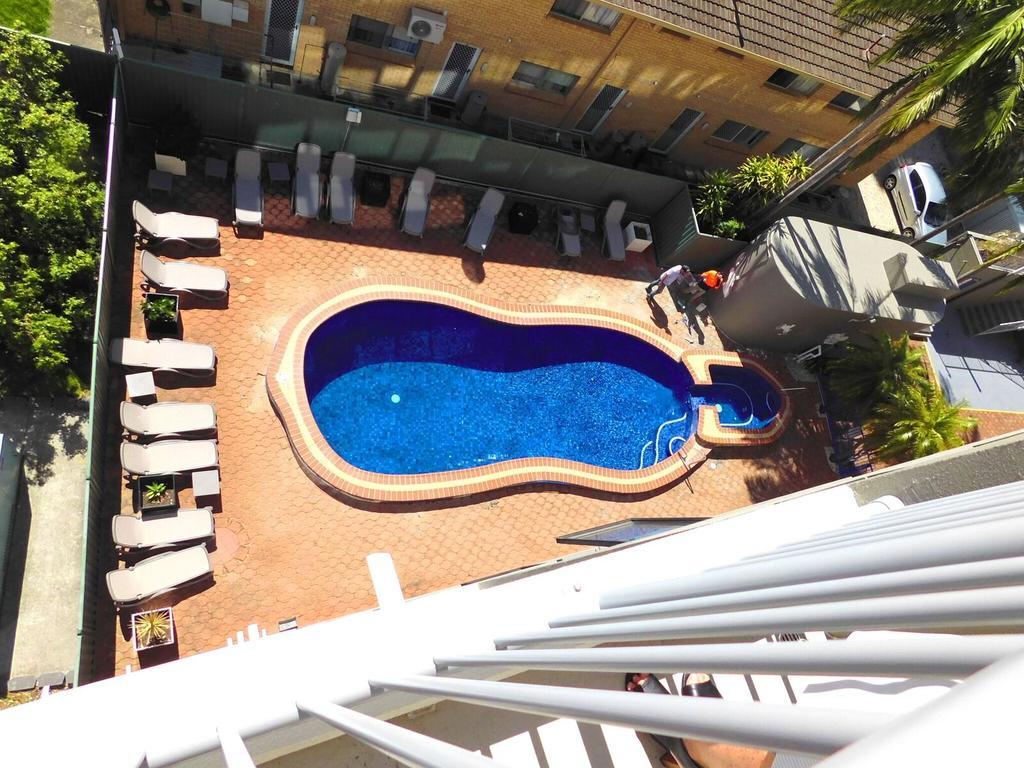Broadbeach Travel Inn Apartments Gold Coast Dış mekan fotoğraf