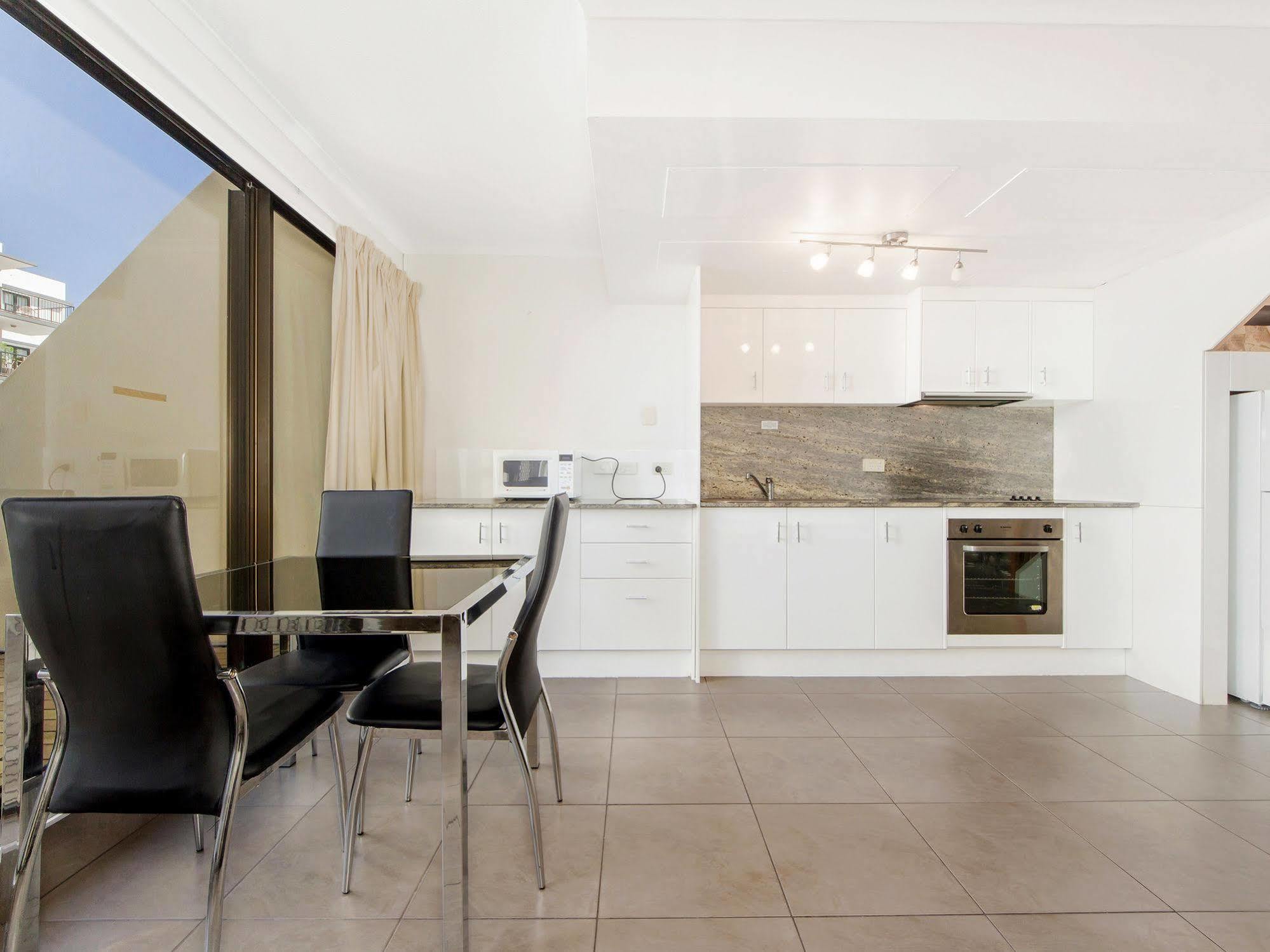 Broadbeach Travel Inn Apartments Gold Coast Dış mekan fotoğraf