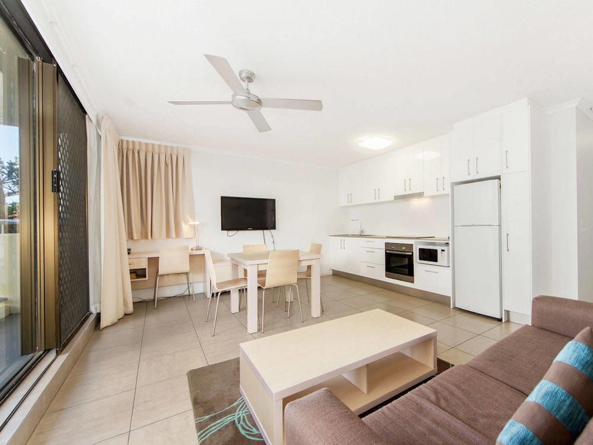 Broadbeach Travel Inn Apartments Gold Coast Dış mekan fotoğraf